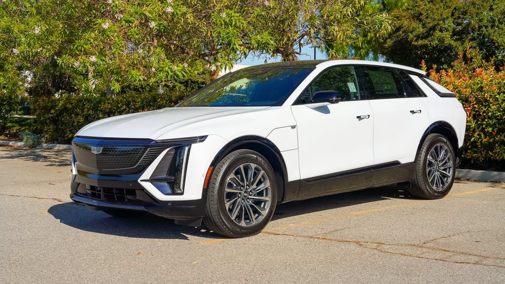 New 2026 Cadillac Lyriq Sport RWD image 3