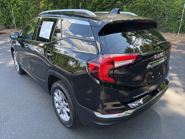 Used 2024 GMC Terrain SLT image 3