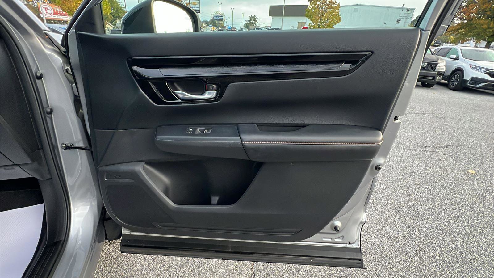 Used 2023 Honda CR-V Sport Touring image 12