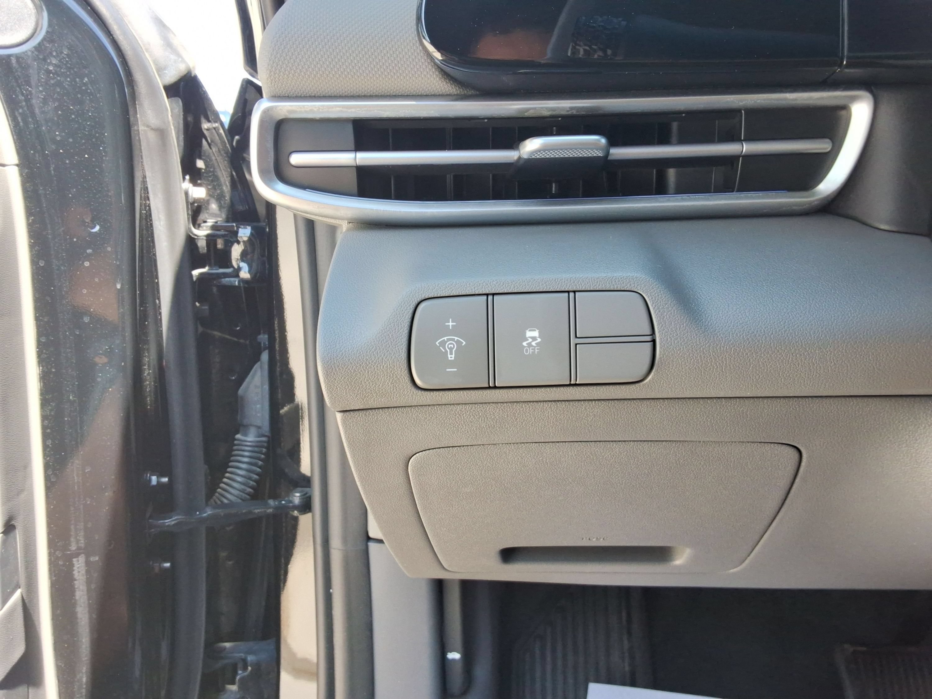 Used 2024 Hyundai Elantra SEL FWD image 17