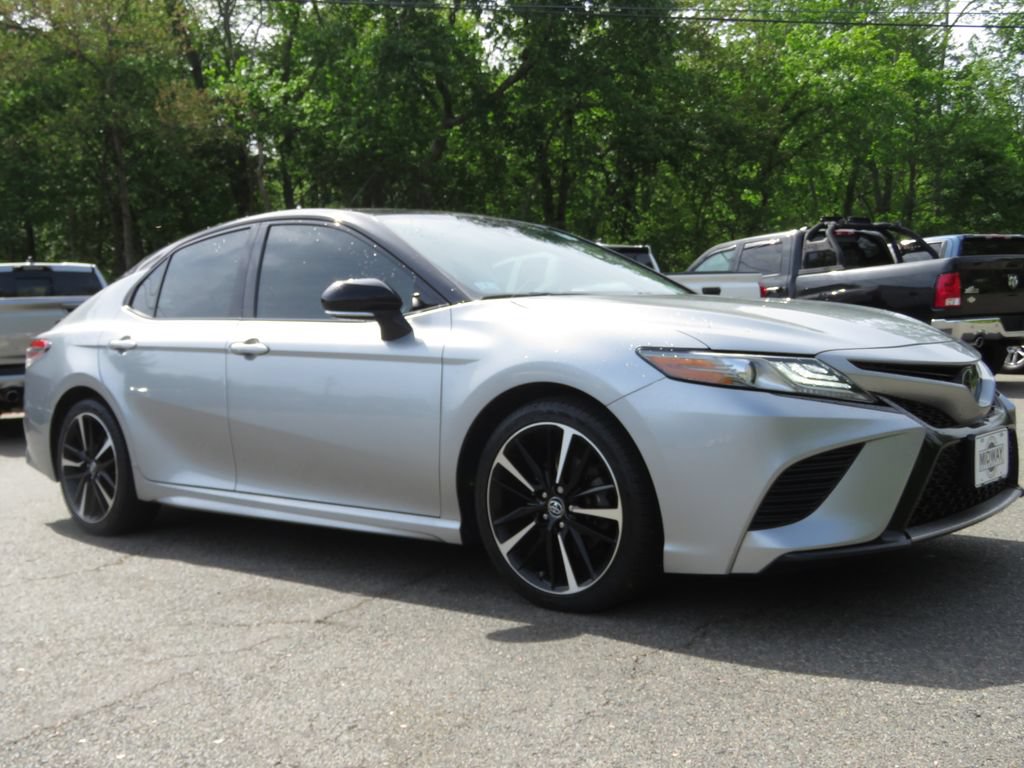 Used 2019 Toyota Camry XSE w/ Navigation Package FWD image 3