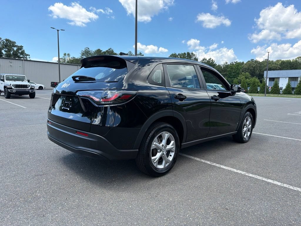Used 2025 Honda HR-V LX image 5