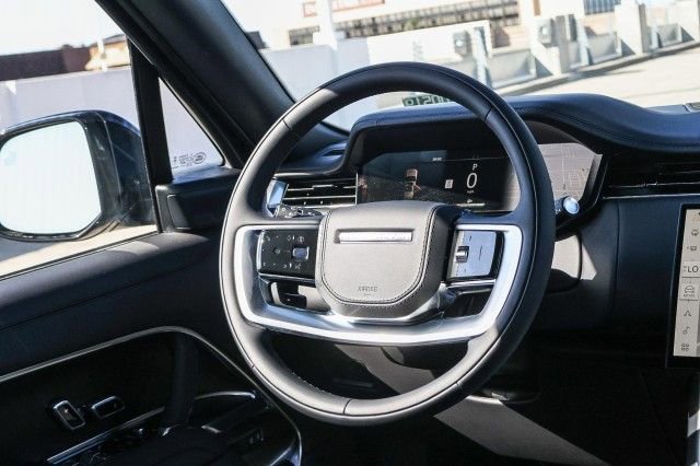 New 2025 Land Rover Range Rover SE image 17