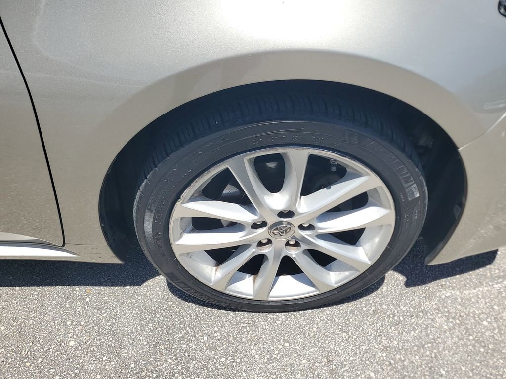 Used 2013 Toyota Avalon Limited FWD image 10