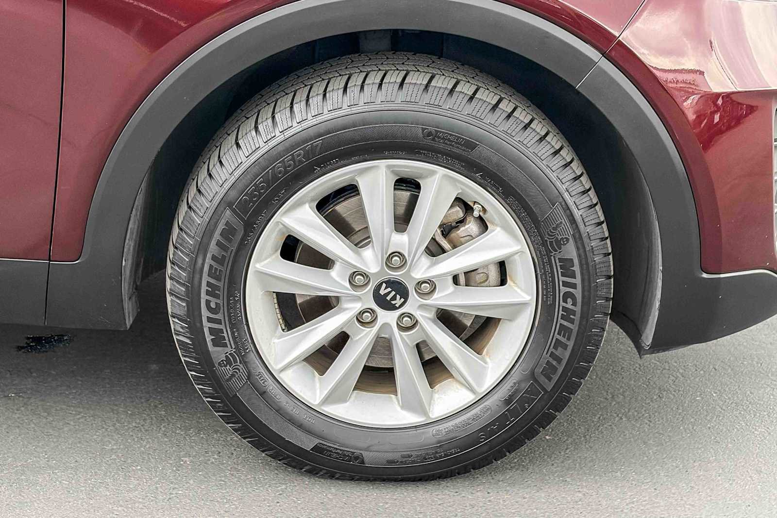 Used 2019 Kia Sorento LX image 9