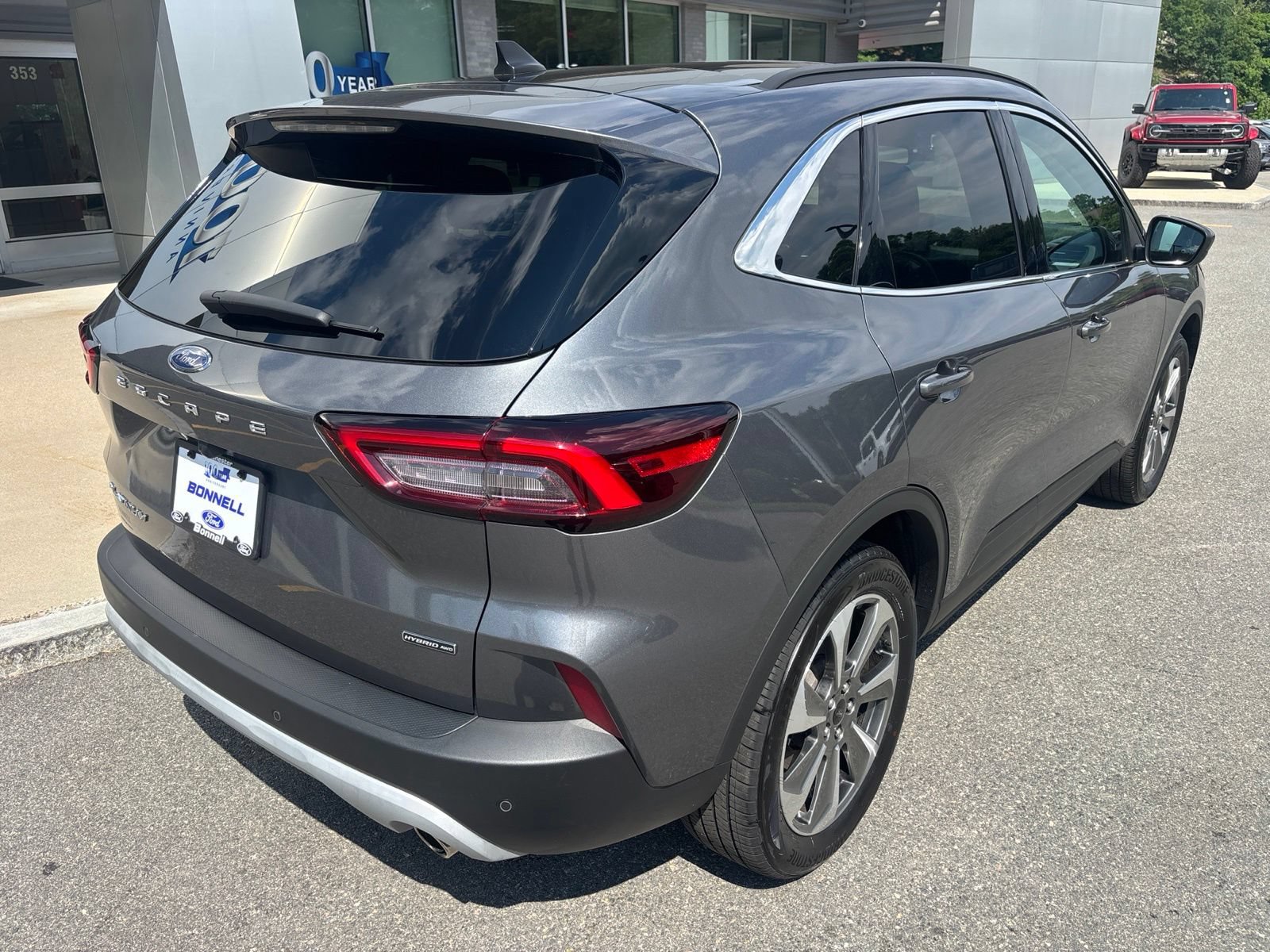 Used 2023 Ford Escape Platinum AWD/4WD image 3