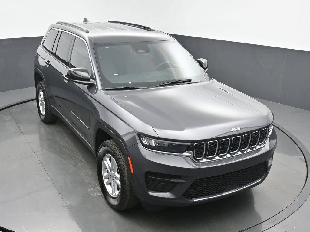 Used 2024 Jeep Grand Cherokee Laredo image 45