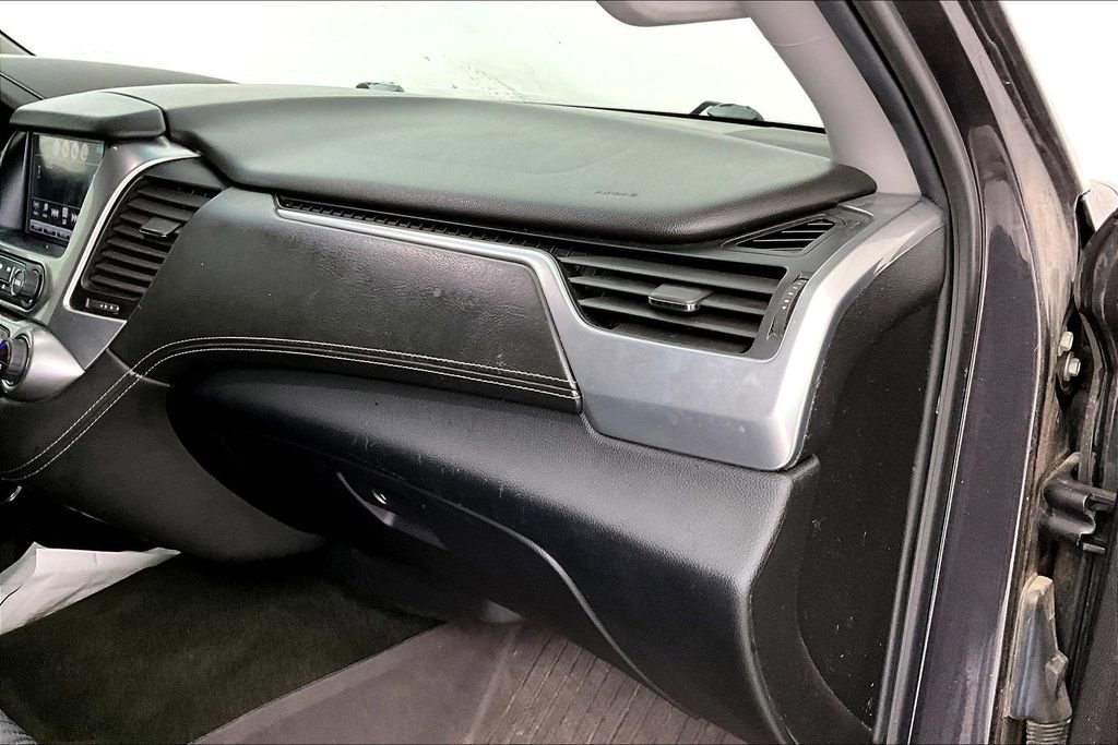 Used 2018 Chevrolet Suburban LS image 22