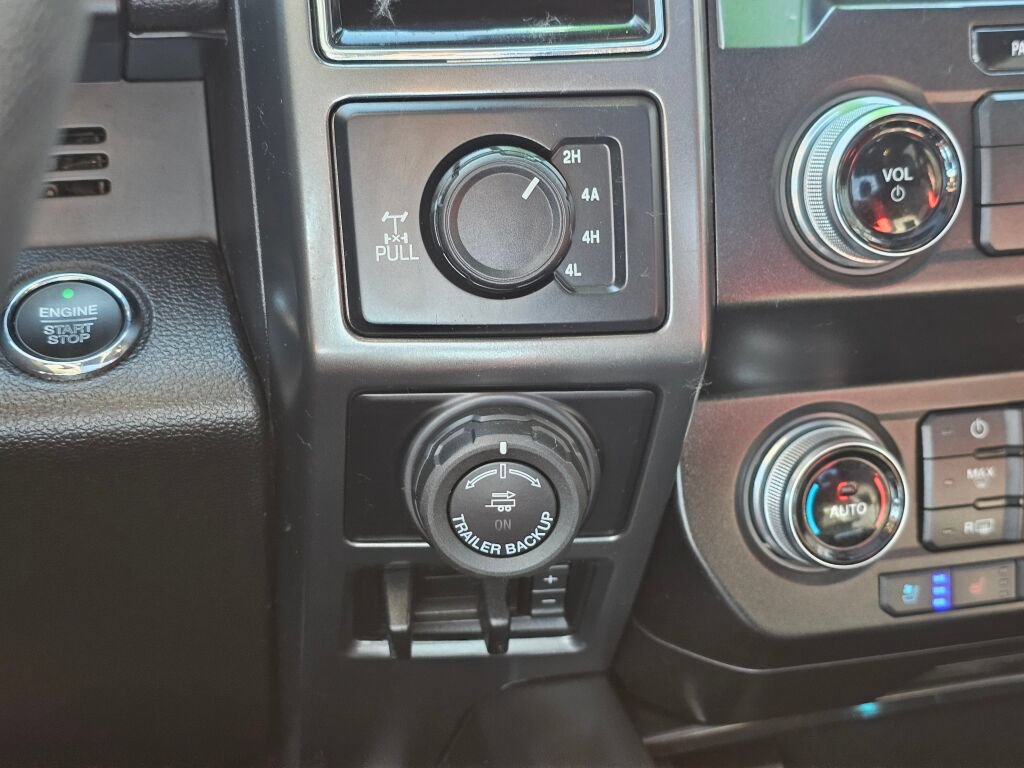 Used 2019 Ford F150 Lariat w/ Equipment Group 502A Luxury AWD/4WD image 31