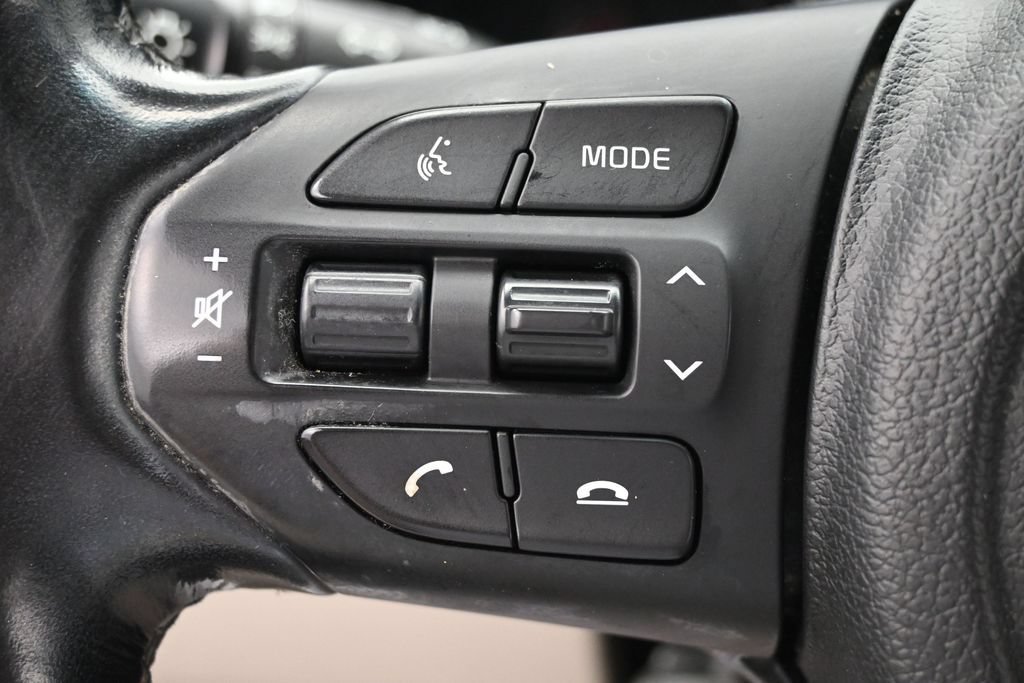 Used 2021 Kia Sedona EX FWD image 12
