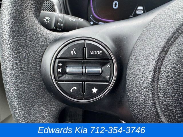Used 2025 Kia Soul LX image 19