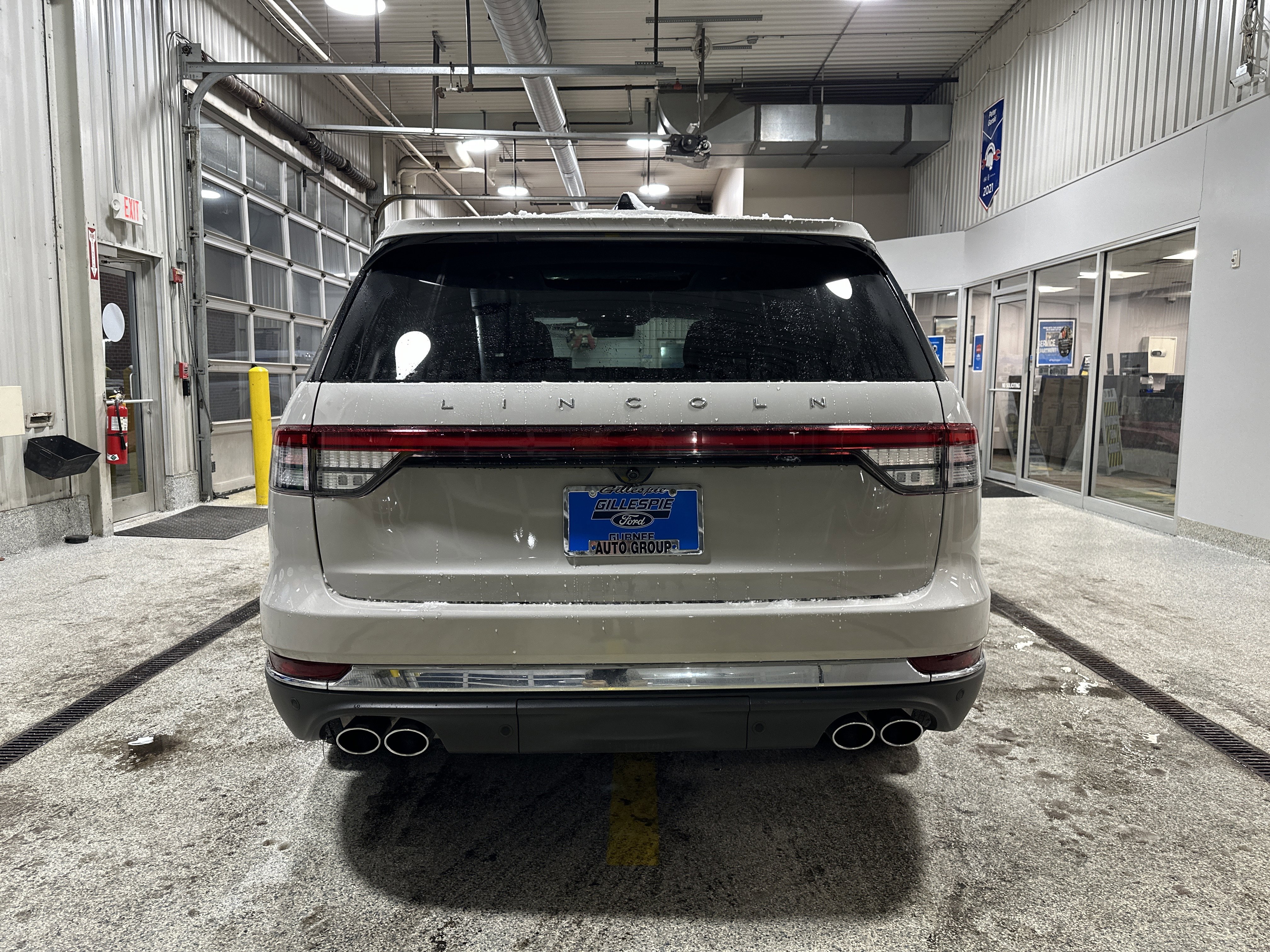 Used 2025 Lincoln Aviator Reserve w/ Equipment Group 201A image 4