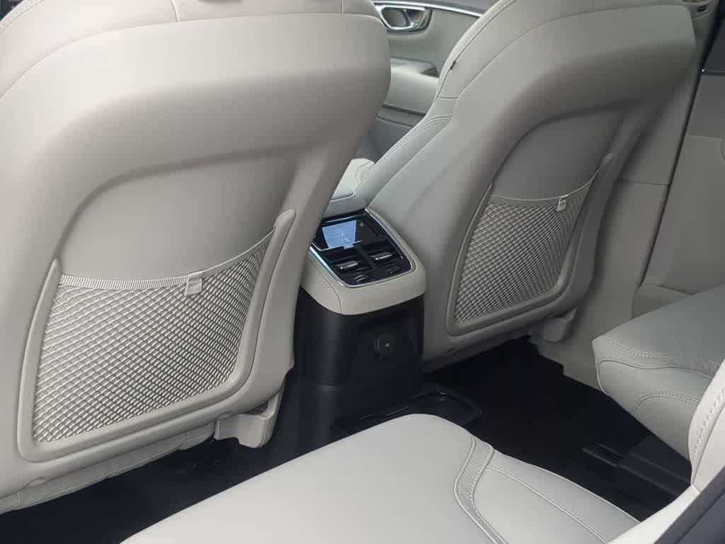 New 2026 Volvo XC90 T8 Ultra w/ Protection Package Premier AWD/4WD image 17