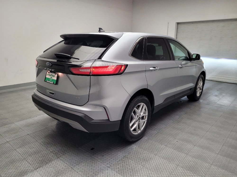 Used 2023 Ford Edge SEL image 9