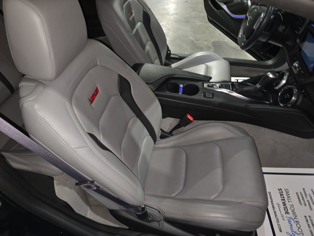 Used 2017 Chevrolet Camaro SS RWD image 29