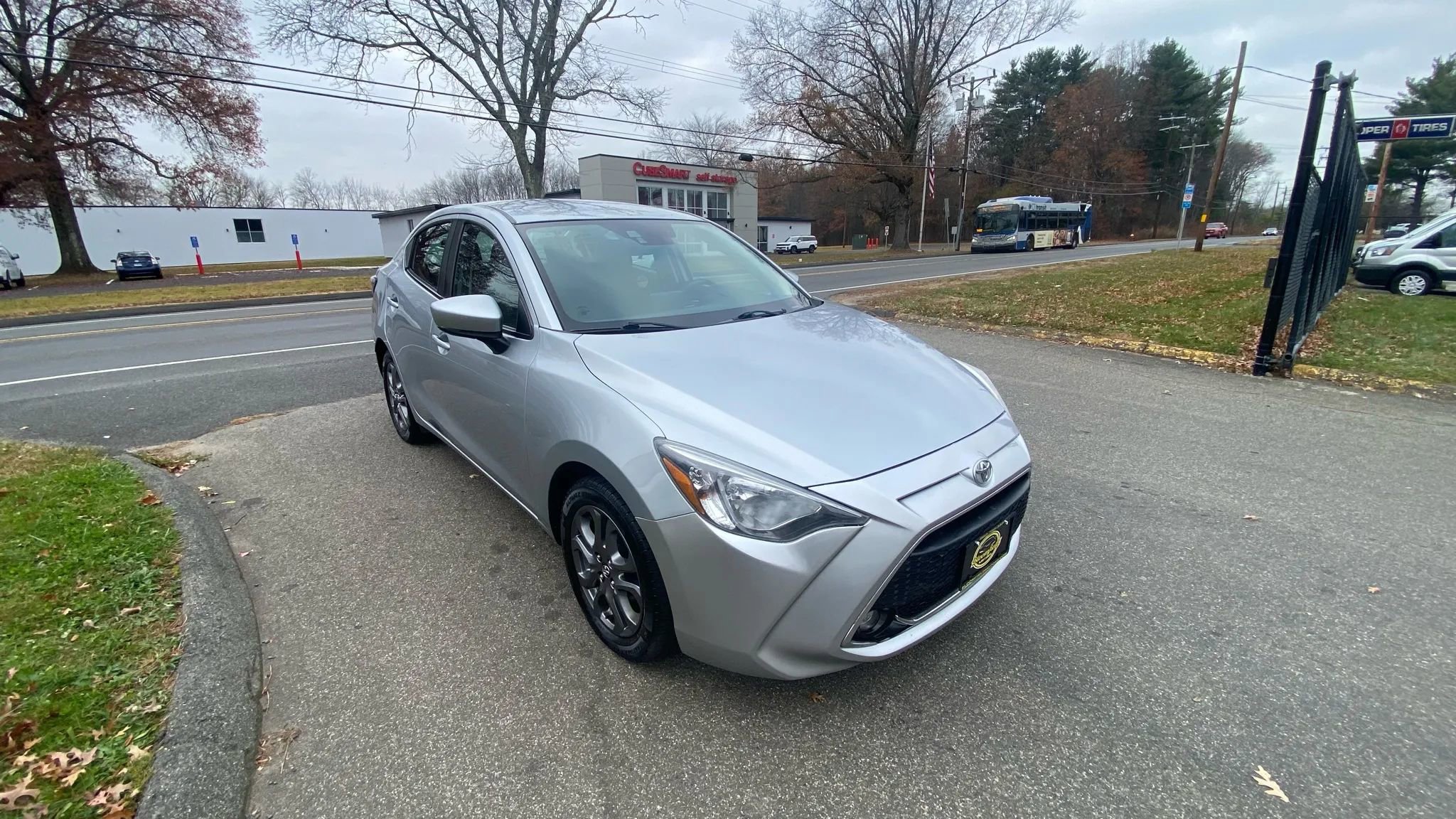 Used 2019 Toyota Yaris LE image 7