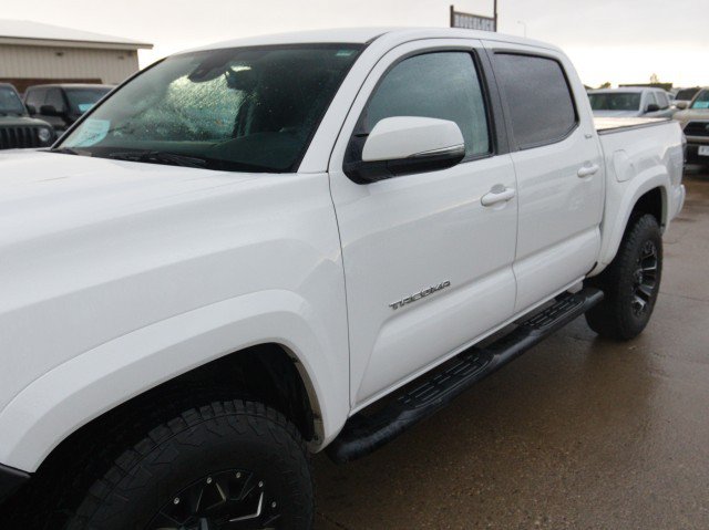 Used 2023 Toyota Tacoma SR5 AWD/4WD image 8