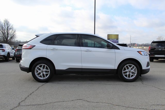 Used 2024 Ford Edge SE image 6