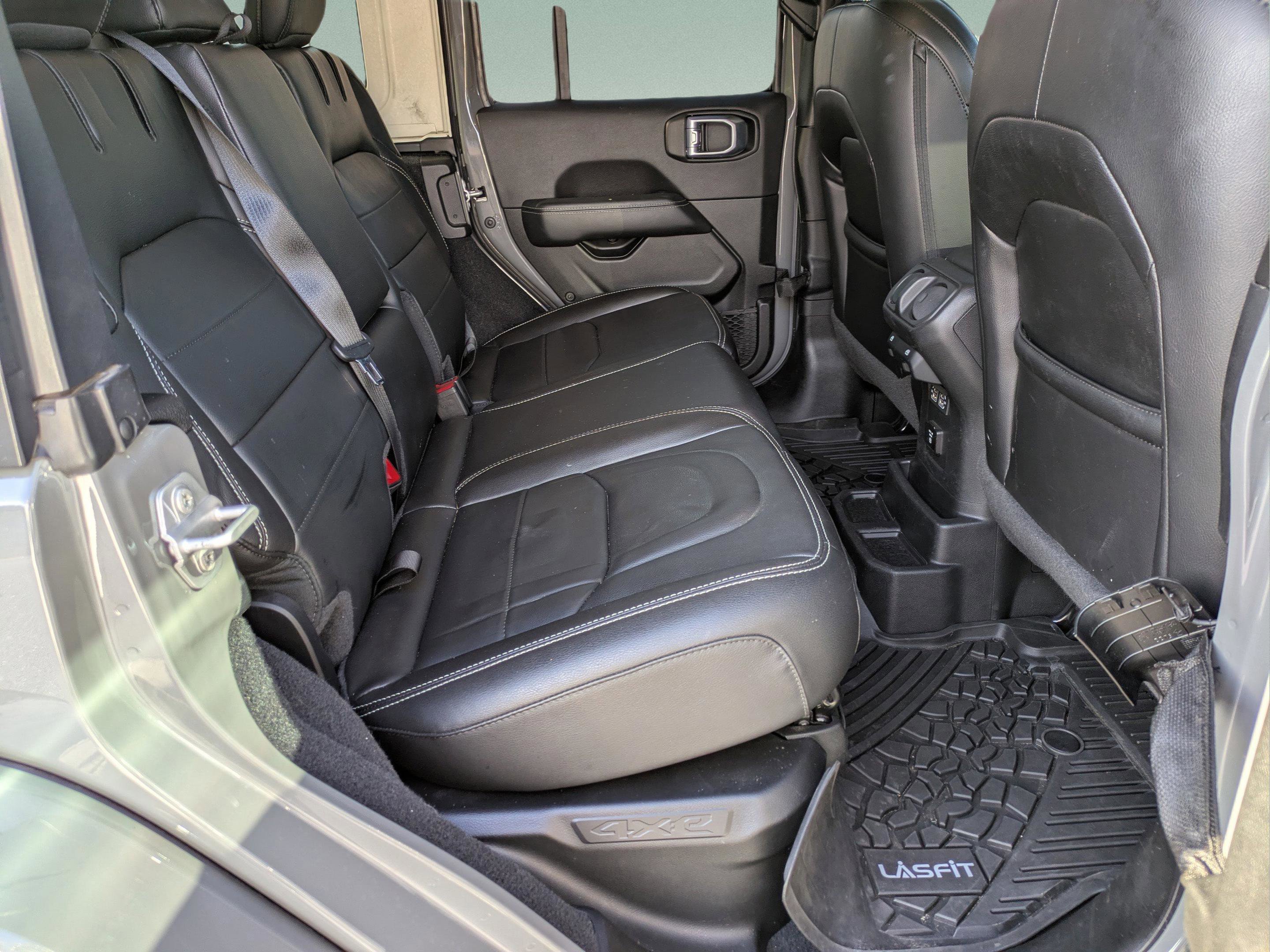 Used 2022 Jeep Wrangler Unlimited Sahara image 13