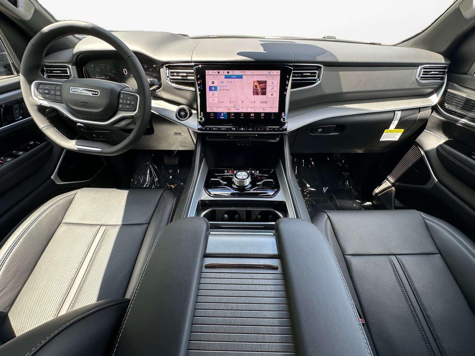 New 2026 Jeep Grand Wagoneer L Limited AWD/4WD image 12