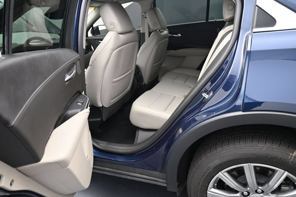 Used 2021 Cadillac XT4 Premium Luxury AWD/4WD image 20