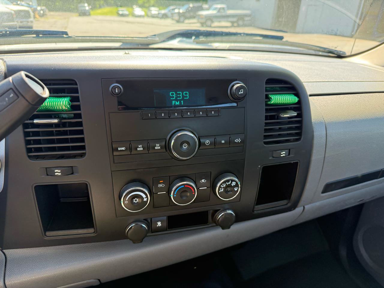 Used 2011 Chevrolet Silverado 2500 W/T w/ Snow Plow Prep Package AWD/4WD image 26