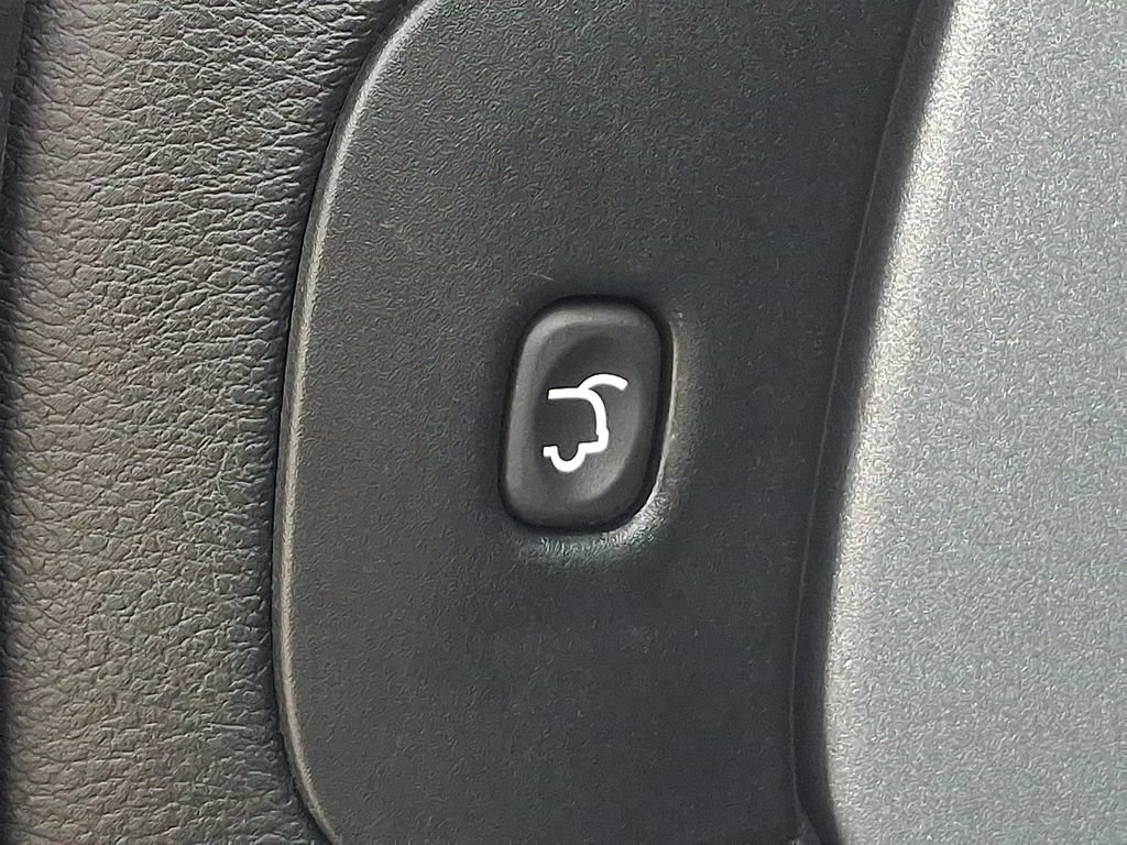 Used 2018 Jeep Cherokee Limited AWD/4WD image 29