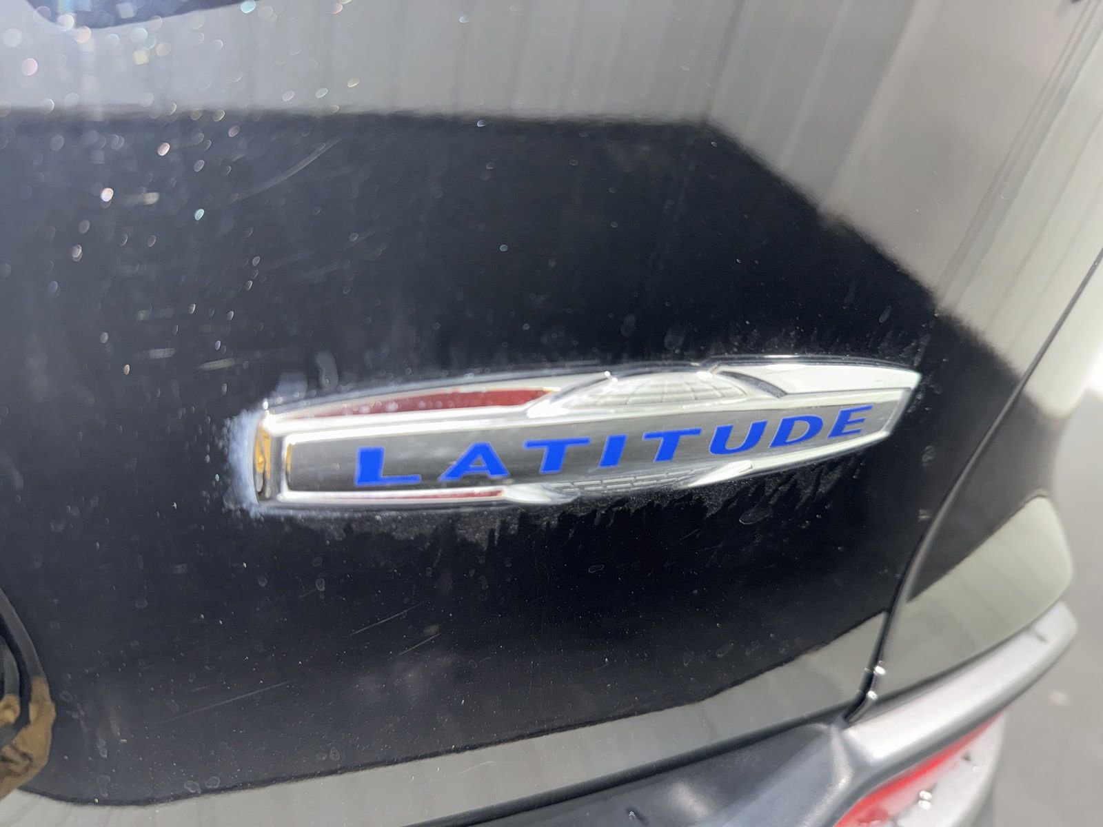 Used 2019 Jeep Cherokee Latitude Plus w/ Cold Weather Group AWD/4WD image 40