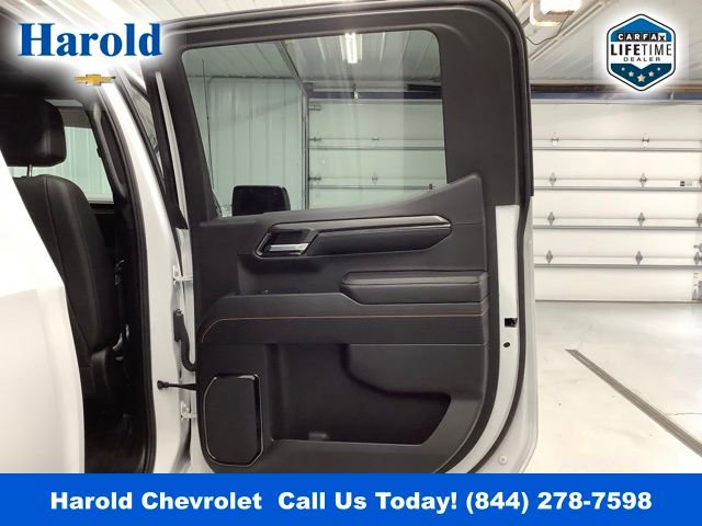 Used 2024 GMC Sierra 1500 AT4 w/ AT4 Preferred Package image 8