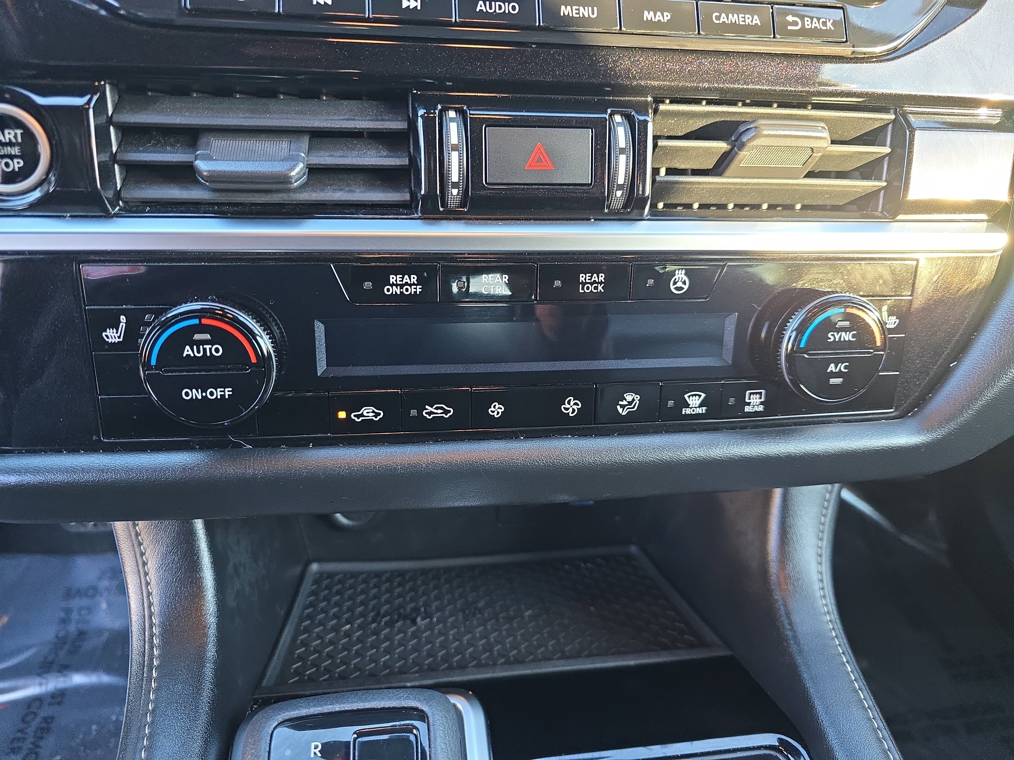 Used 2022 Nissan Pathfinder SL w/ SL Black Package image 23