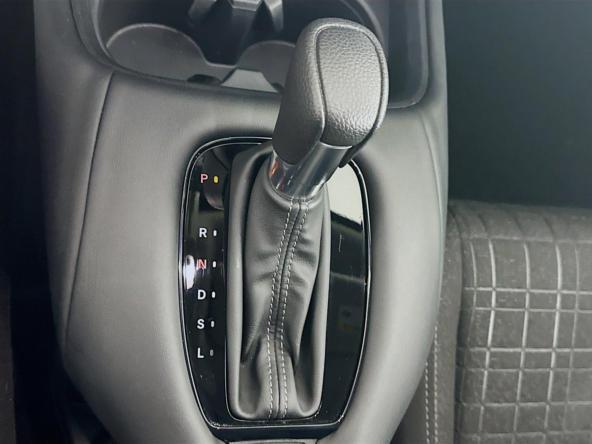 Used 2025 Honda HR-V LX image 24