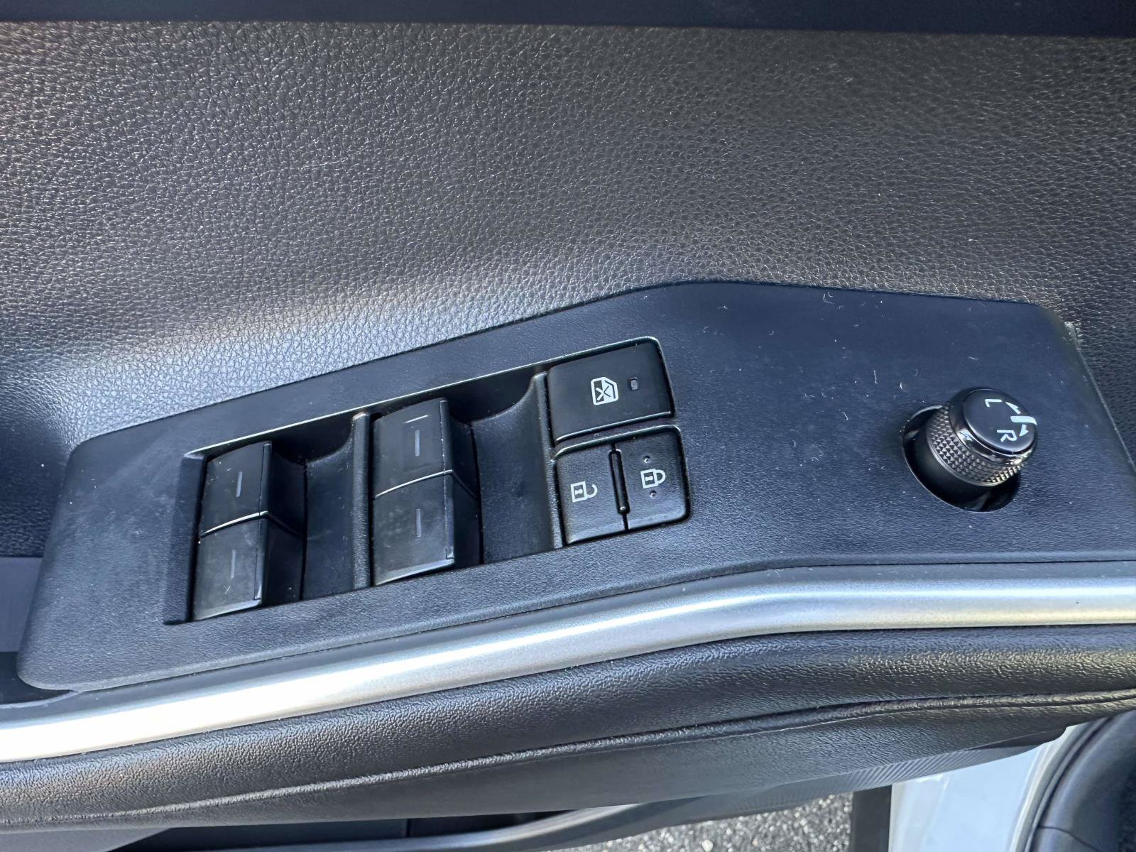 Used 2024 Toyota Highlander XSE AWD/4WD image 18