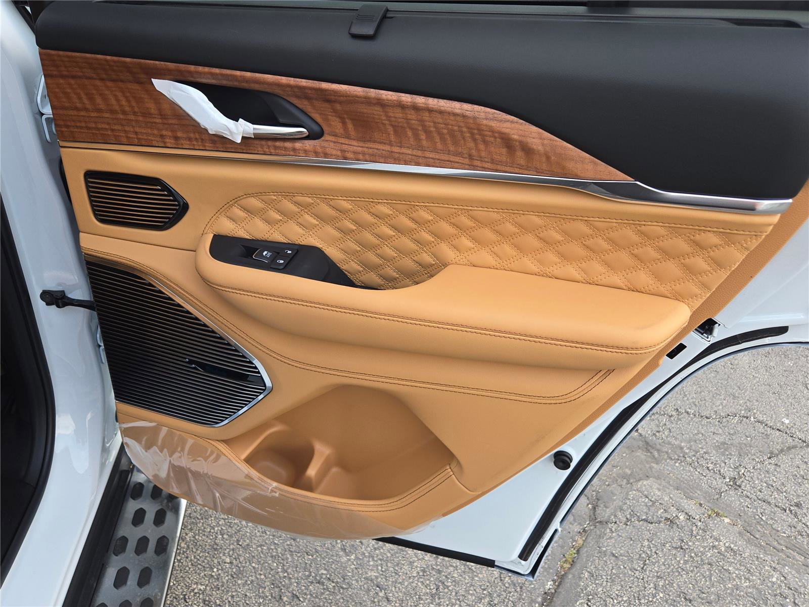 New 2025 Jeep Grand Cherokee Summit image 12