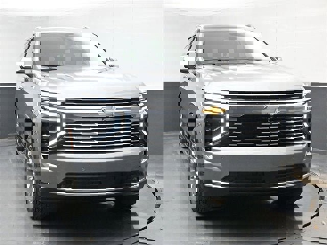 New 2026 Chevrolet Suburban Premier image 3