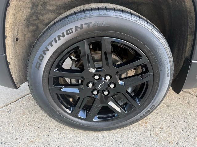 Used 2023 Chevrolet Traverse LT w/ LPO, Floor Liner Package image 11