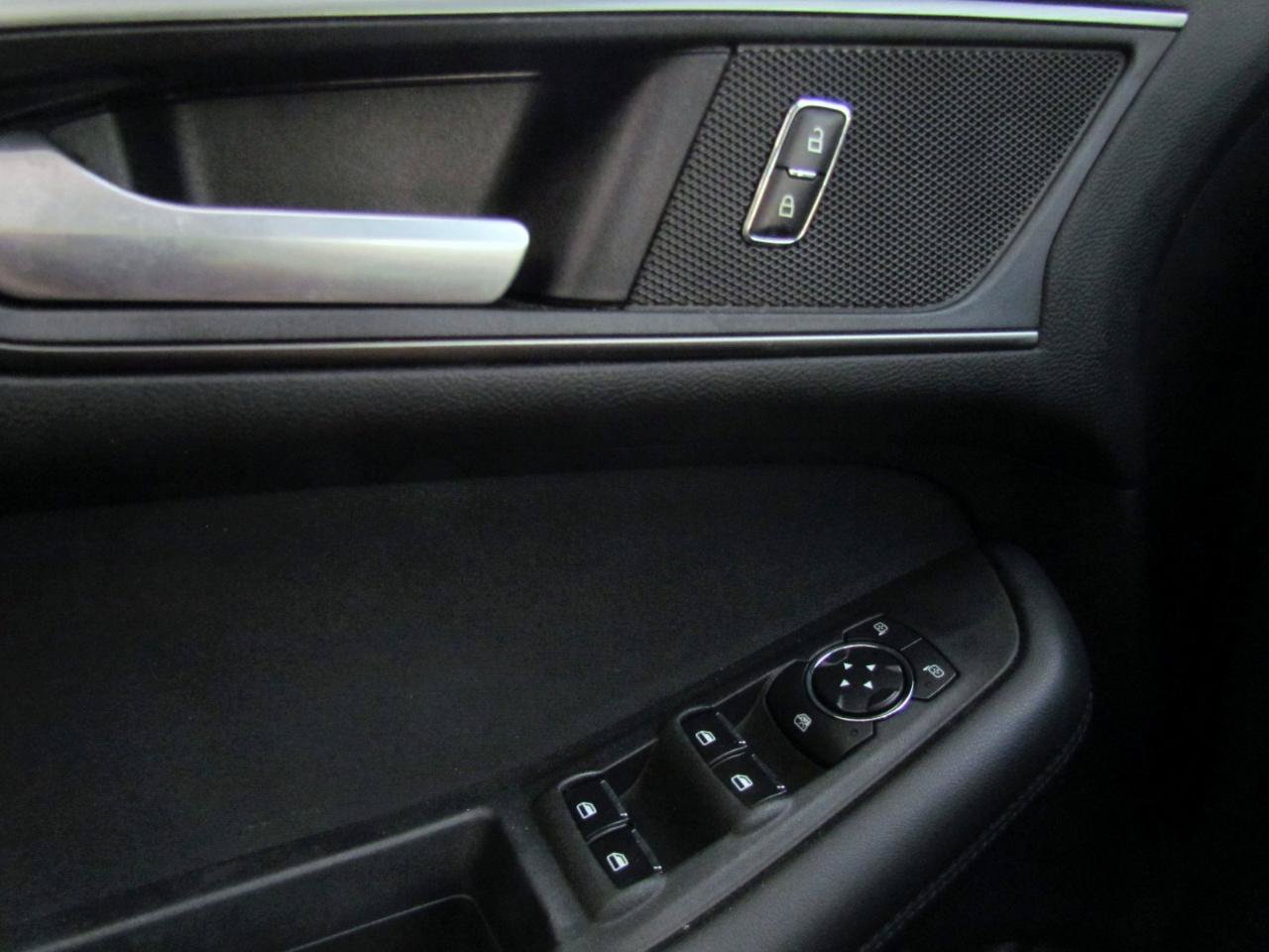 Used 2018 Ford Edge SE FWD image 23