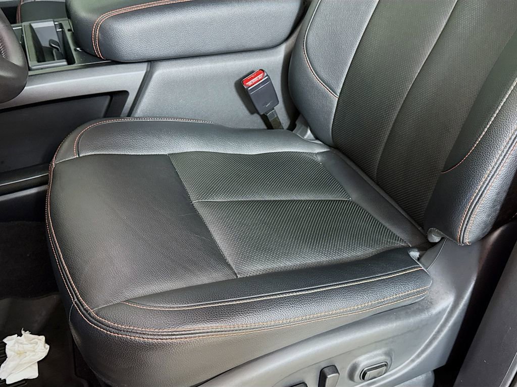 Used 2024 Nissan Titan PRO-4X w/ Pro-4x Convenience Package image 19