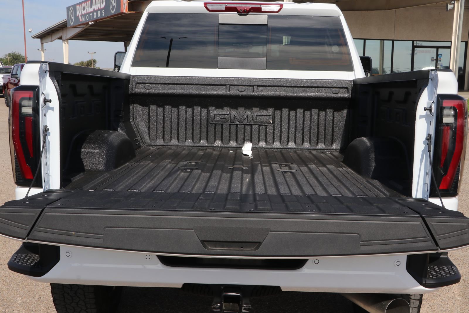 New 2026 GMC Sierra 2500 AT4 w/ Max Trailering Package image 31