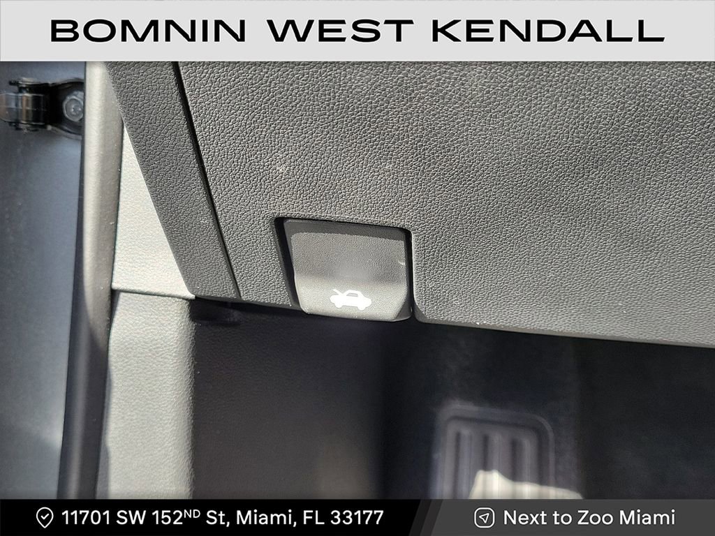 Used 2025 Chevrolet Equinox LT w/ Safety and Technology Package image 26