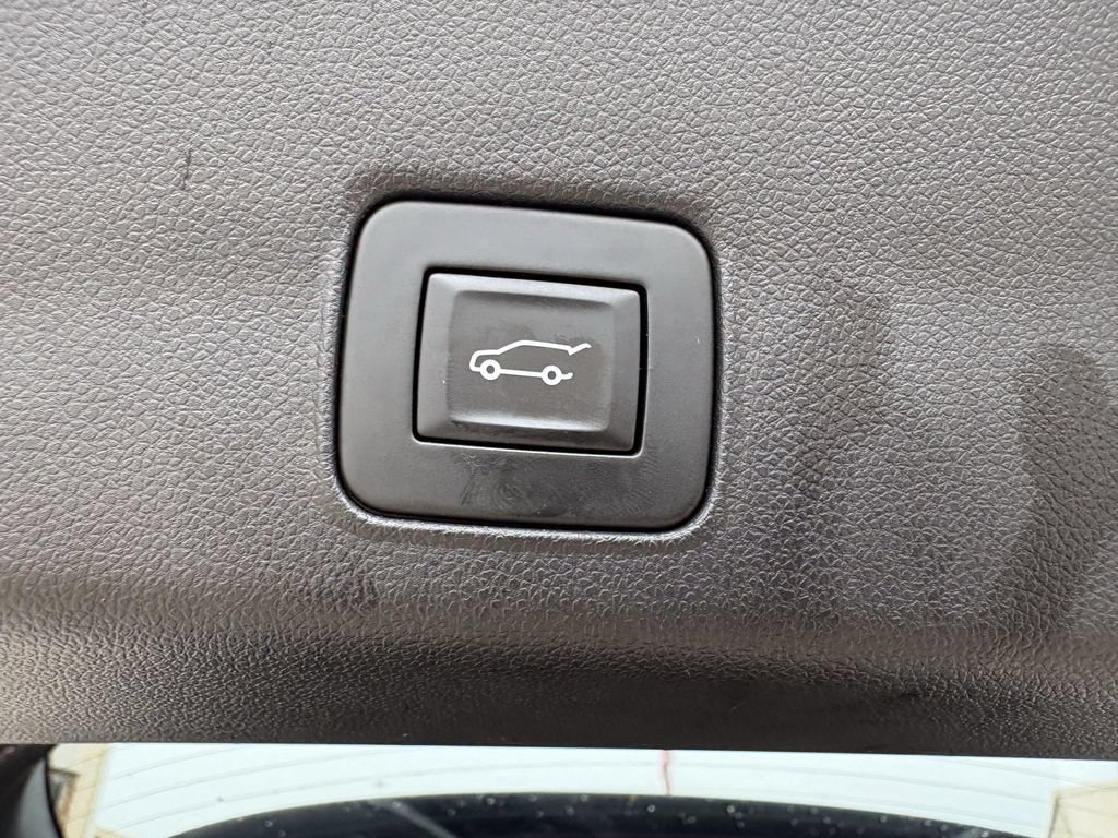 Used 2023 Chevrolet TrailBlazer RS w/ Sun and Liftgate Package FWD image 28