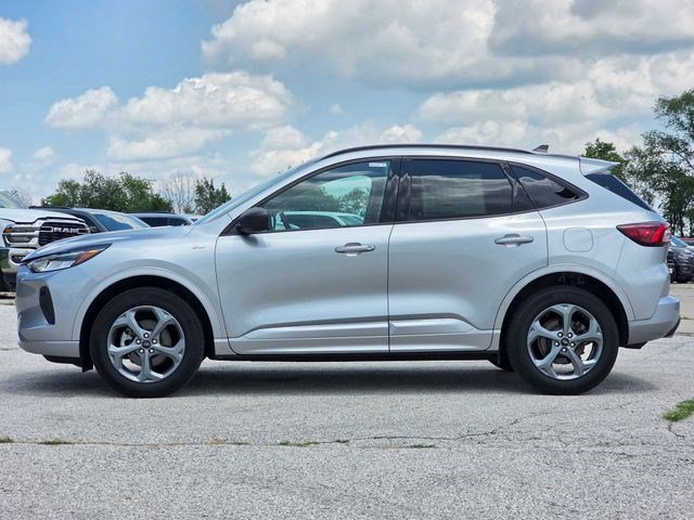 Used 2023 Ford Escape ST-Line w/ Tech Pack #1 AWD/4WD image 5