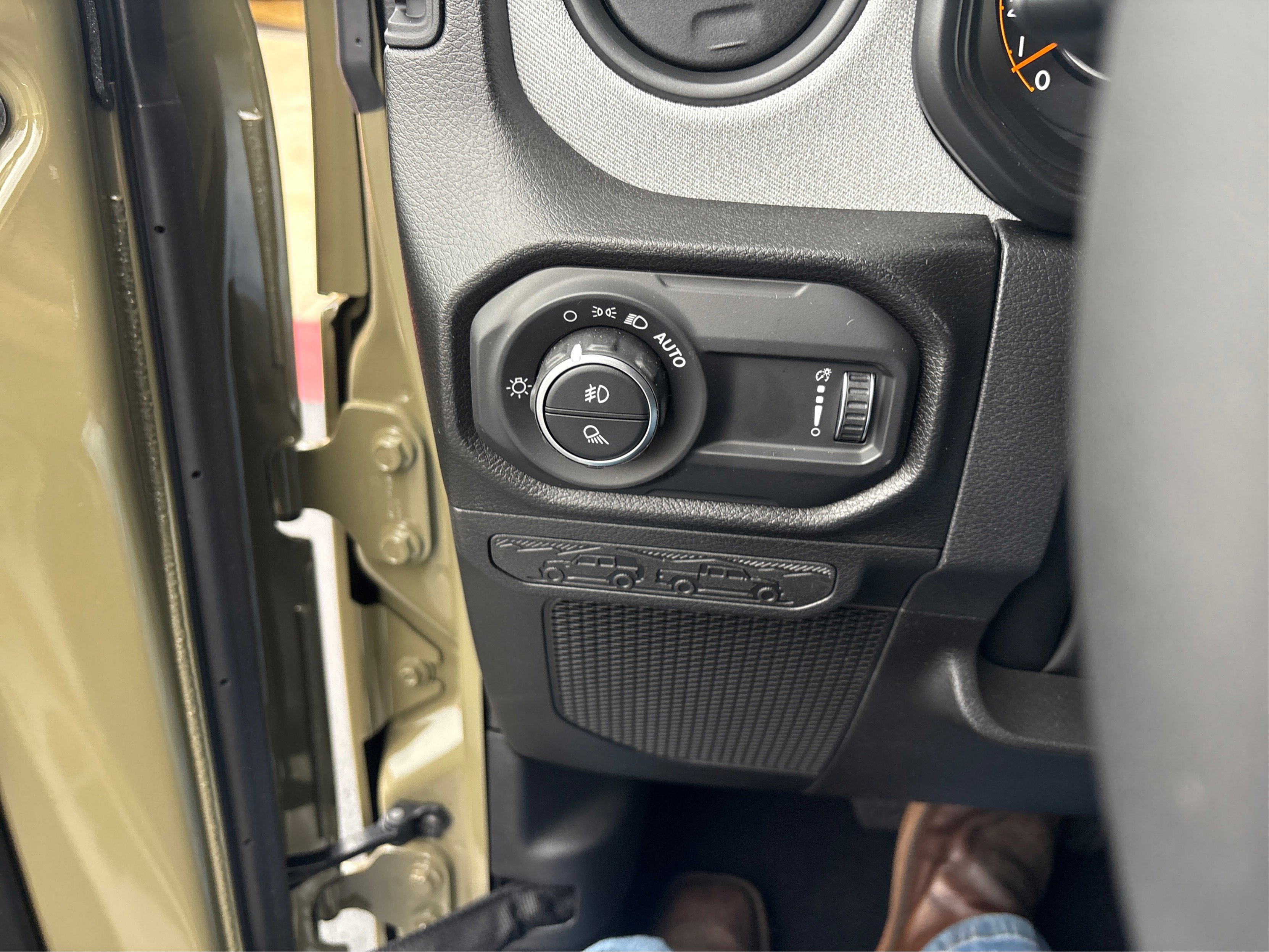 New 2025 Jeep Gladiator Sport image 15