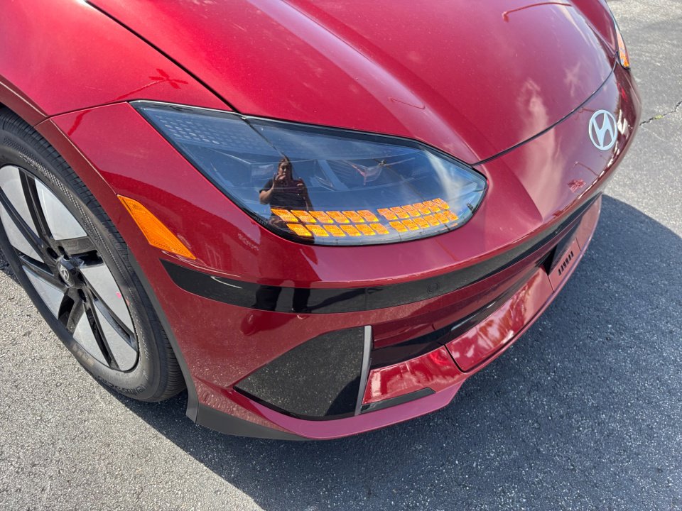 New 2025 Hyundai Ioniq 6 SE image 24