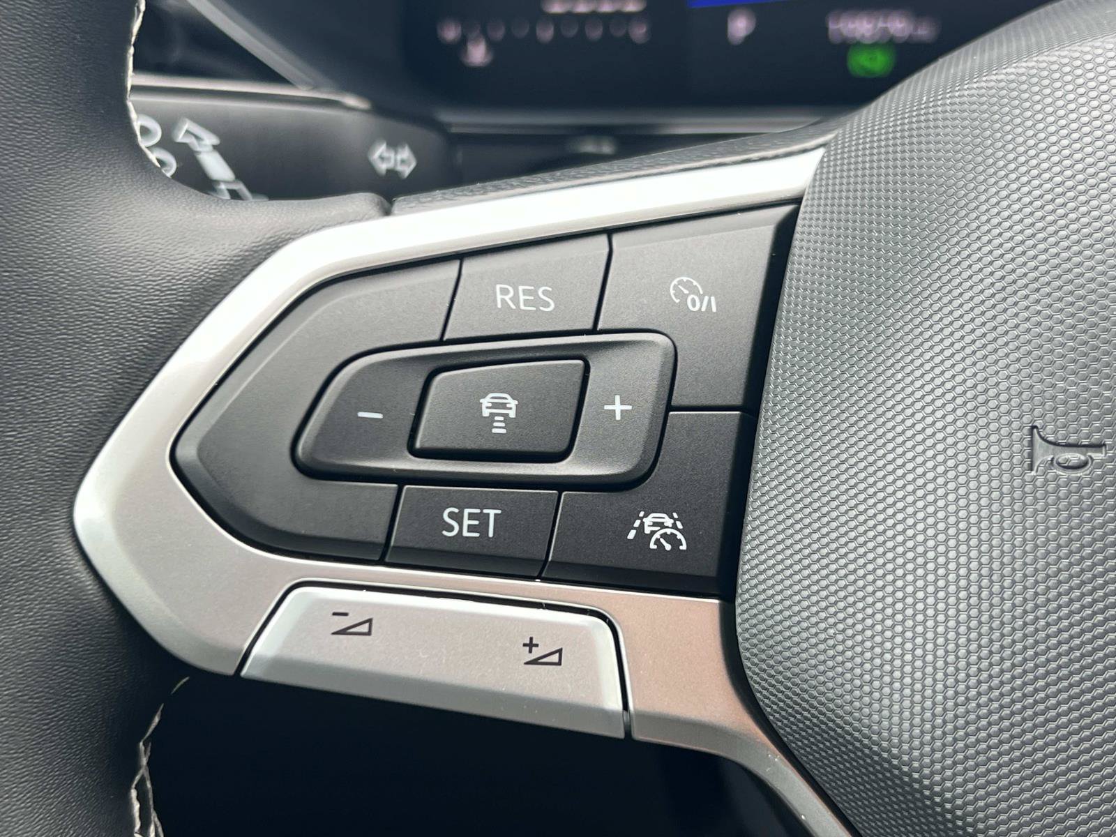 Certified 2023 Volkswagen Taos S FWD image 9