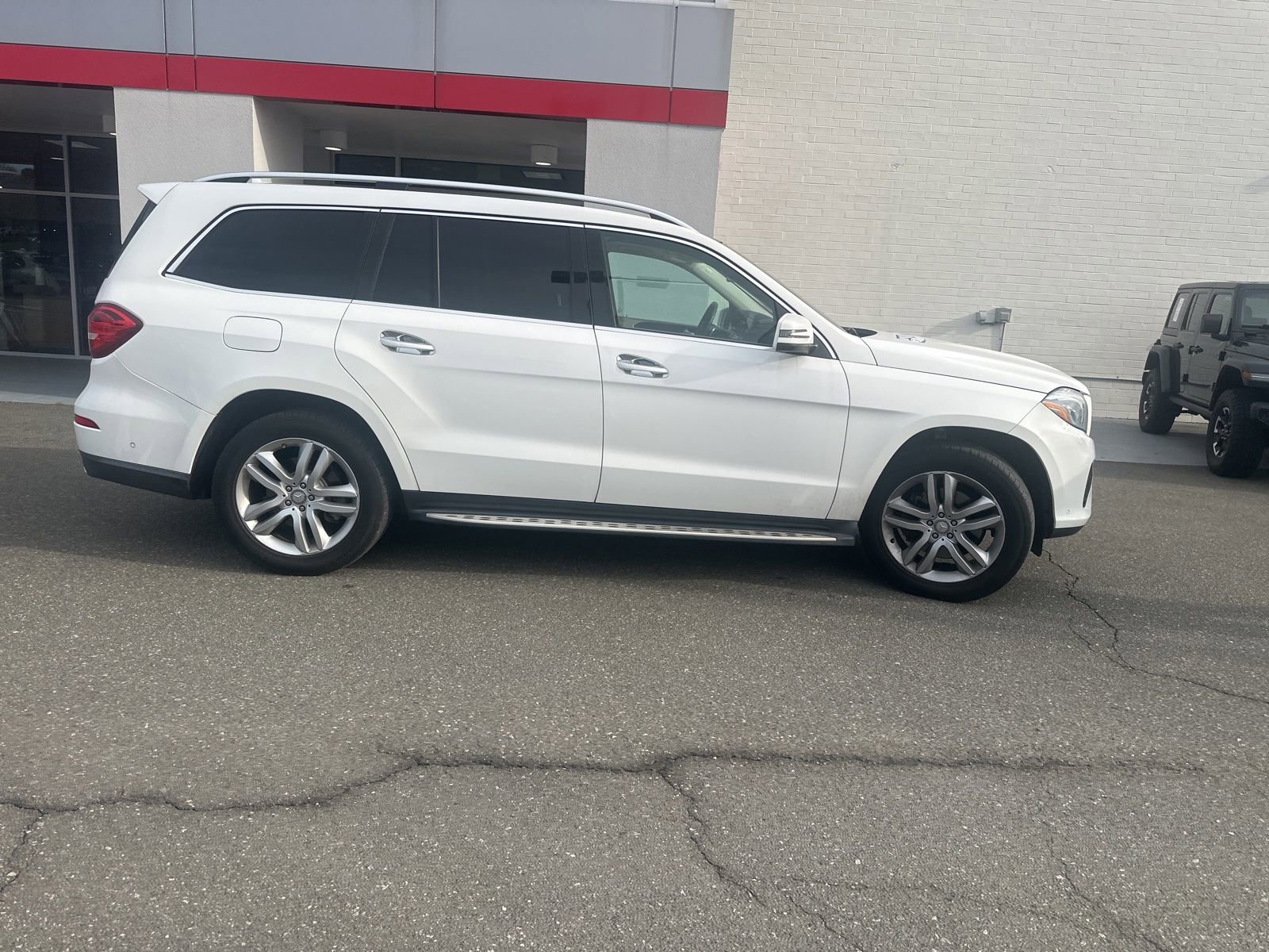 Used 2017 Mercedes-Benz GLS 450 4MATIC image 12