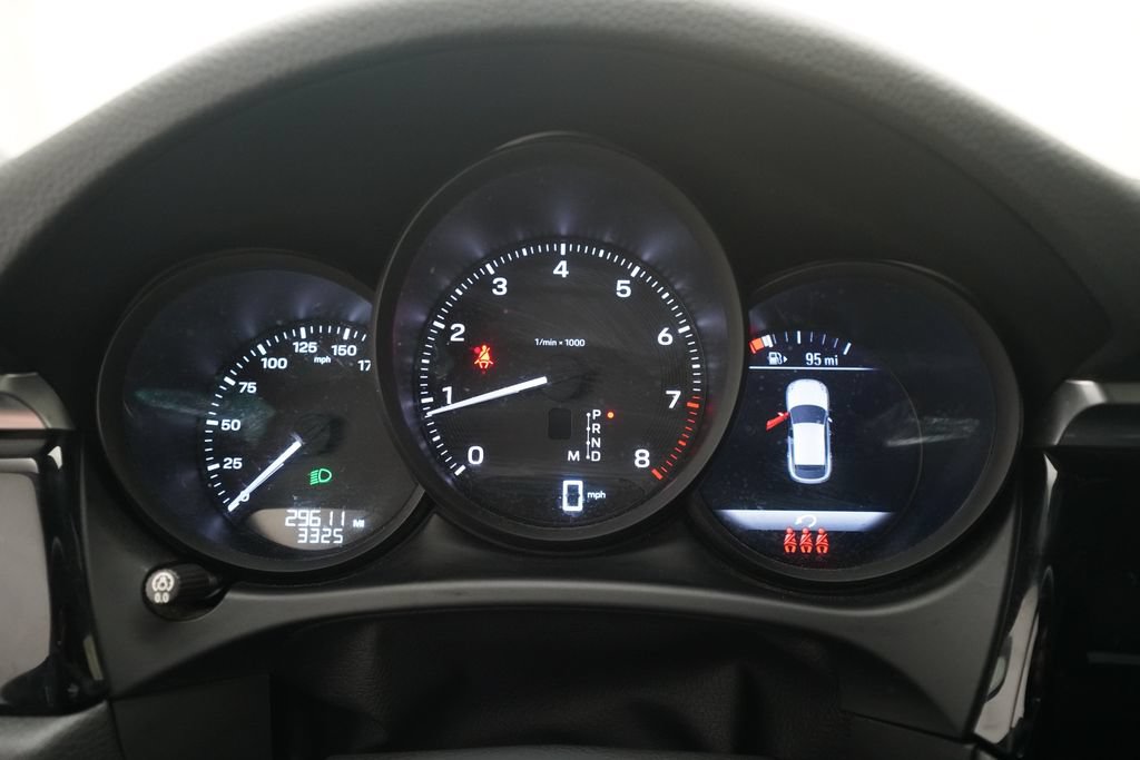 Certified 2022 Porsche Macan AWD/4WD image 21