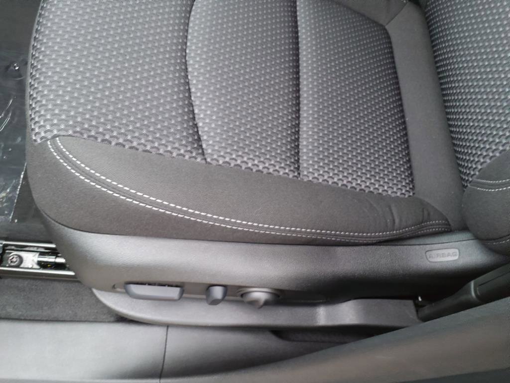 Certified 2022 GMC Terrain SLE w/ Driver Convenience Package image 10