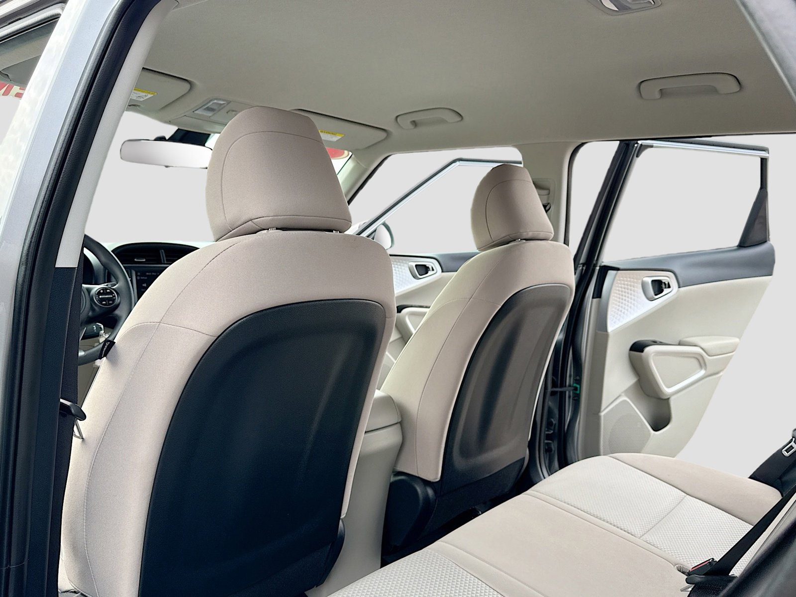 Used 2025 Kia Soul LX image 6