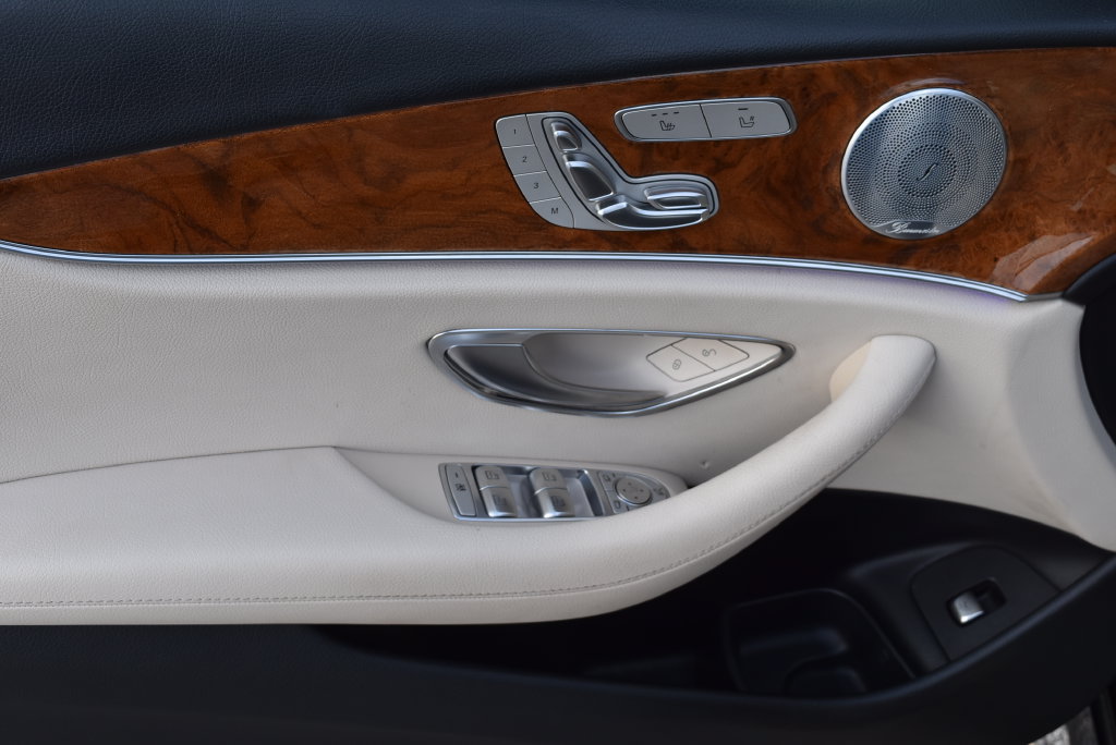 Used 2019 Mercedes-Benz E 300 4MATIC w/ Driver Assistance Package image 9