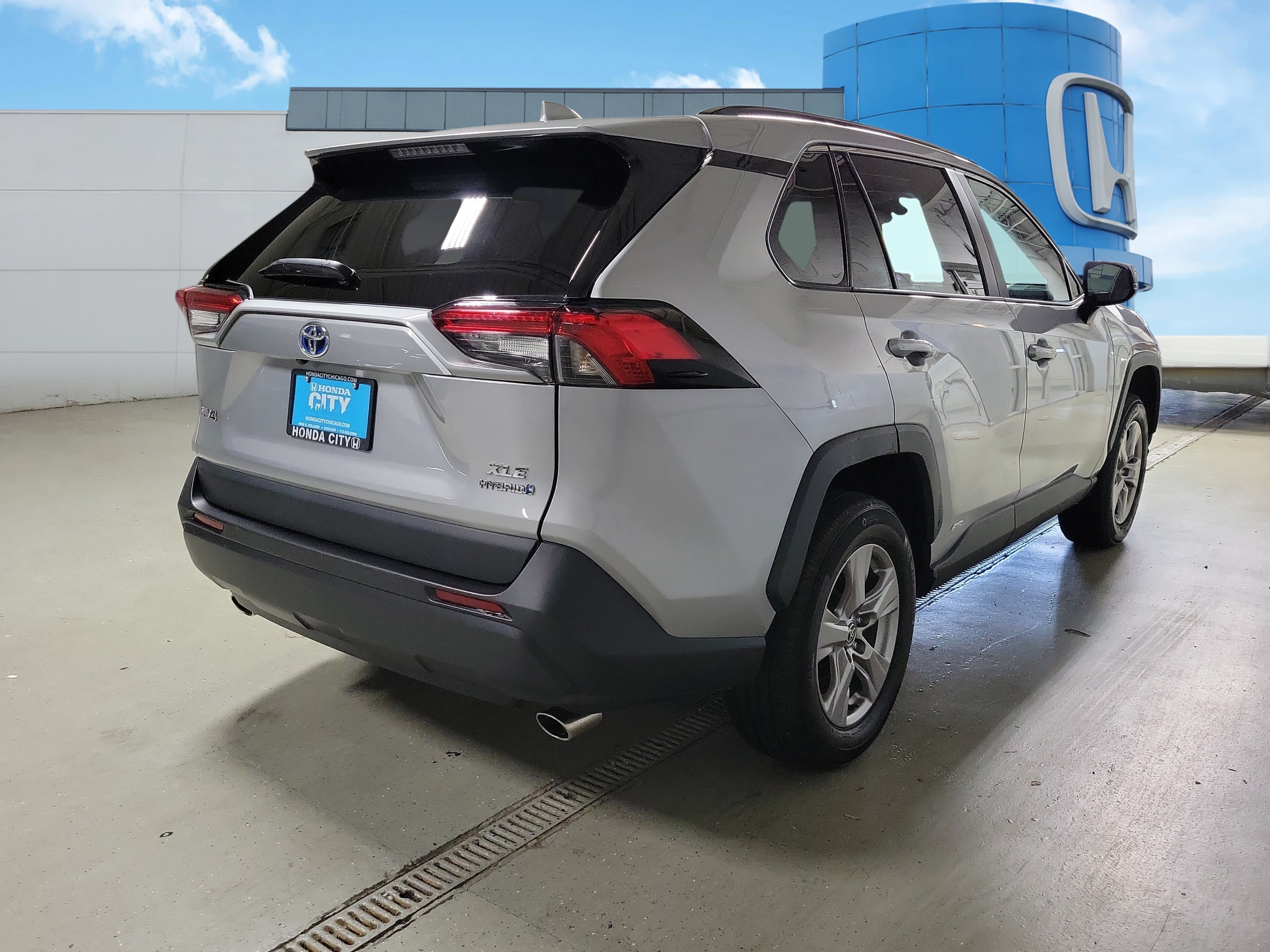 Used 2023 Toyota RAV4 XLE w/ XLE Grade Weather Package AWD/4WD image 5